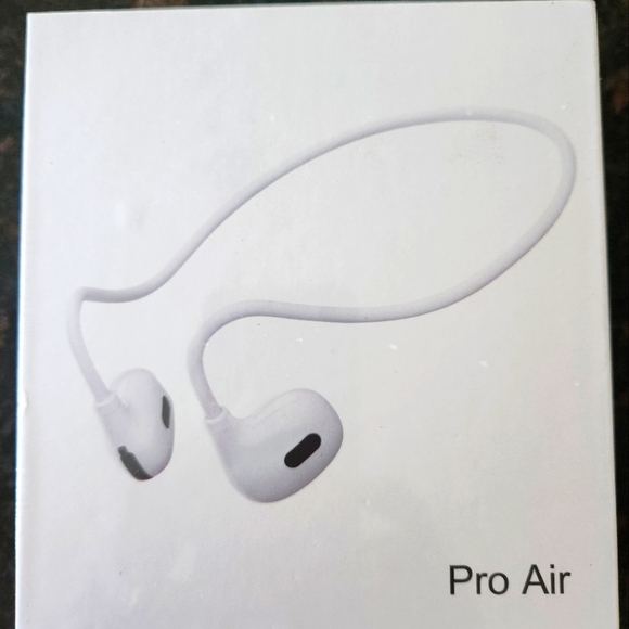 PRO AIR White Wireless Earbuds - Picture 1 of 2